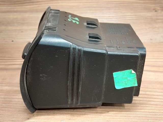 bontott AUDI A3 Jobb Szellőző