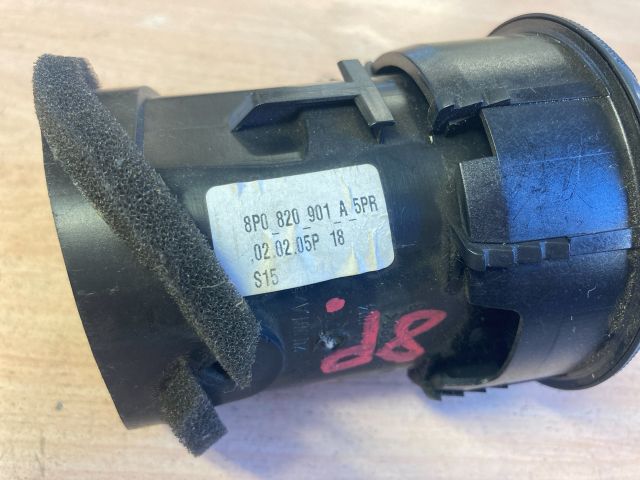 bontott AUDI A3 Jobb Szellőző