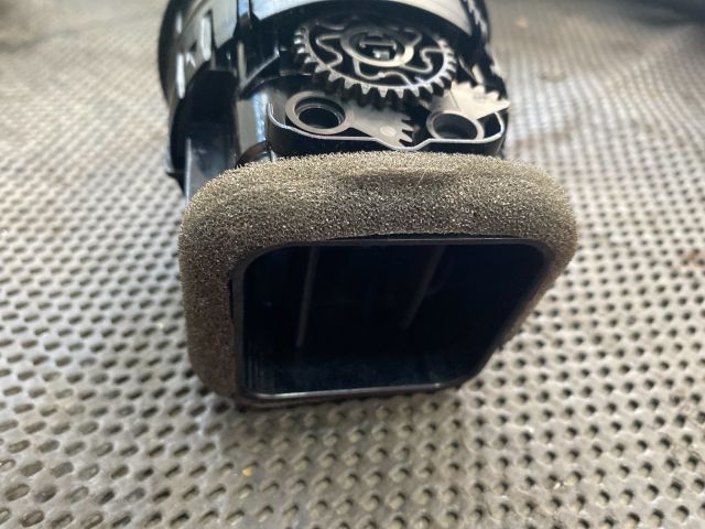 bontott AUDI A3 Jobb Szellőző