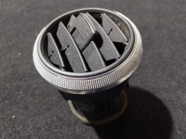 bontott AUDI A3 Jobb Szellőző