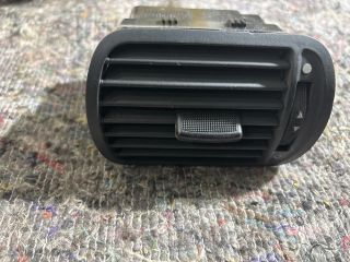 bontott AUDI A3 Jobb Szellőző