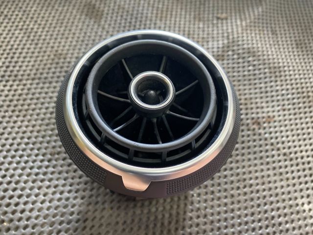 bontott AUDI A3 Jobb Szellőző