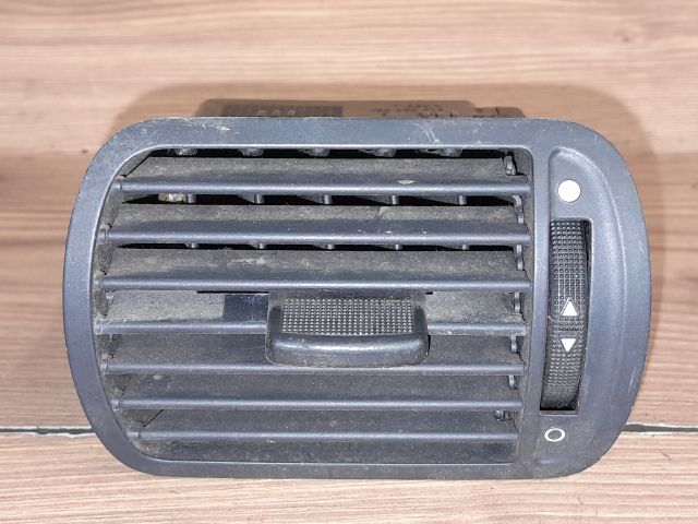 bontott AUDI A3 Jobb Szellőző