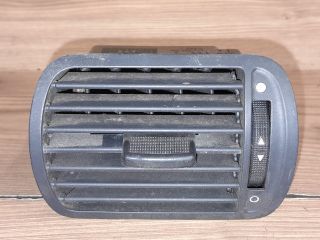 bontott AUDI A3 Jobb Szellőző