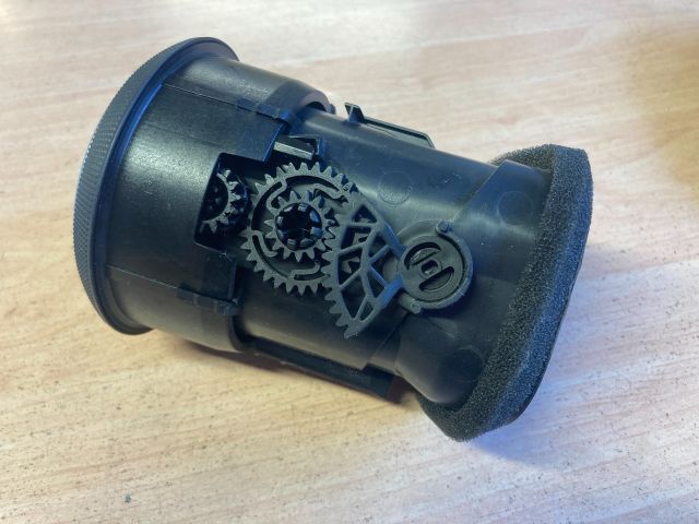 bontott AUDI A3 Jobb Szellőző