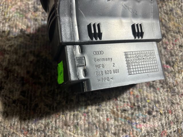 bontott AUDI A3 Jobb Szellőző