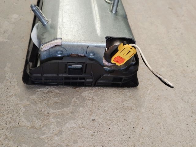 bontott AUDI A3 Jobb Térdlégzsák