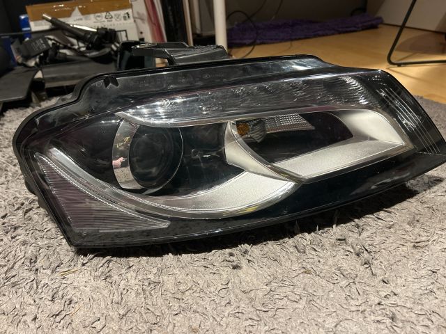 bontott AUDI A3 Jobb Xenon Fényszóró