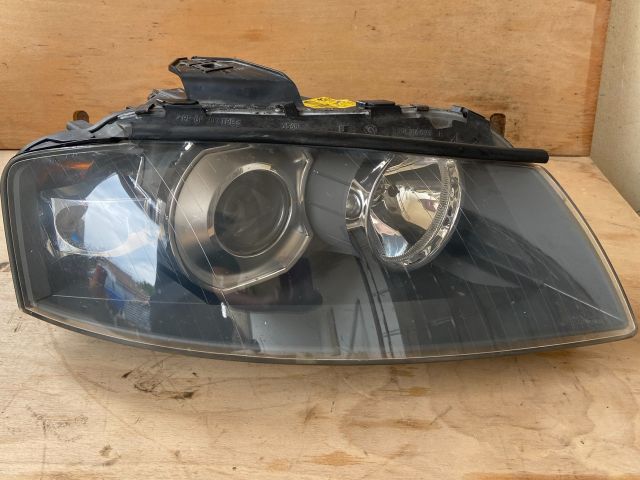 bontott AUDI A3 Jobb Xenon Fényszóró
