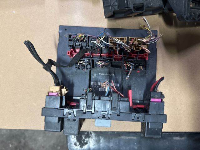 bontott AUDI A3 Komfort Elektronika