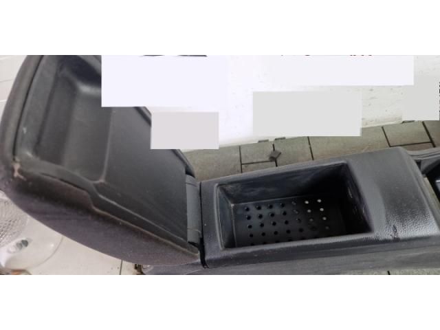 bontott AUDI A3 Könyöklő