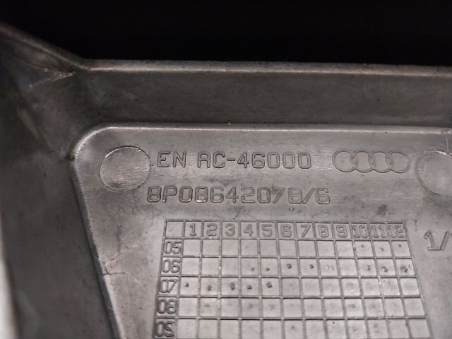 bontott AUDI A3 Könyöklő