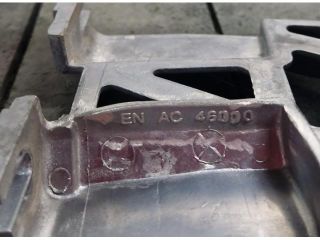 bontott AUDI A3 Könyöklő