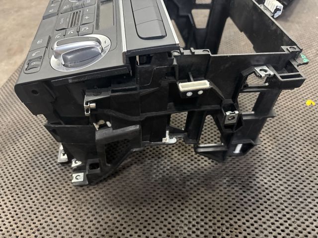 bontott AUDI A3 Középkonzol Keret