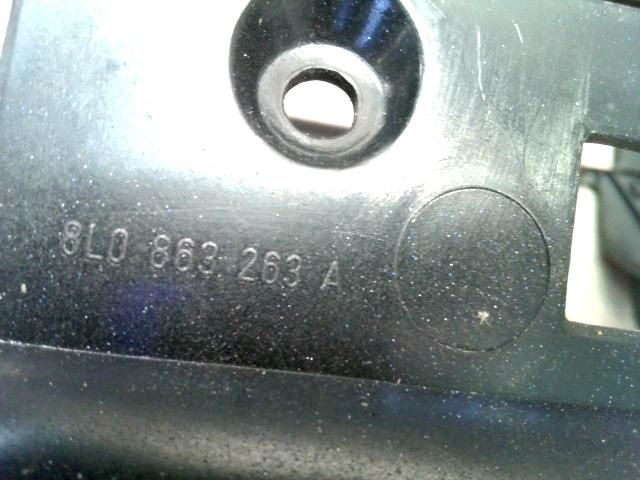 bontott AUDI A3 Középkonzol Keret