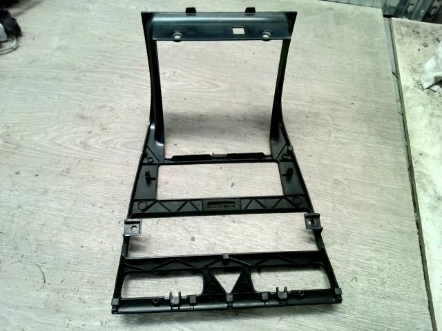 bontott AUDI A3 Középkonzol Keret