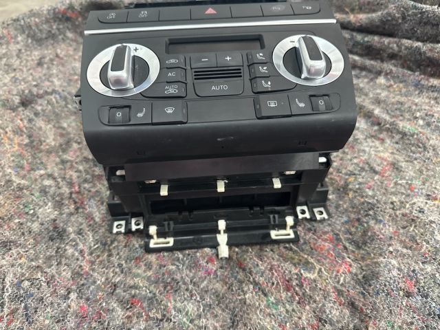 bontott AUDI A3 Középkonzol Keret