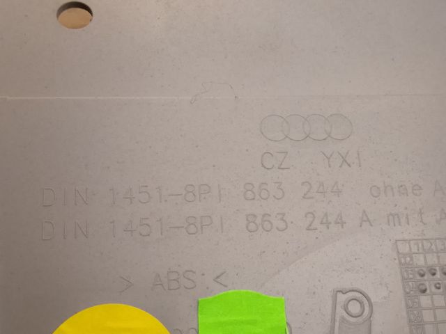 bontott AUDI A3 Középkonzol Keret