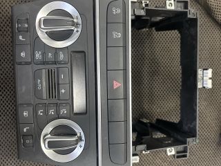 bontott AUDI A3 Középkonzol Keret