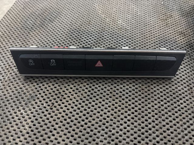 bontott AUDI A3 Középkonzol Keret