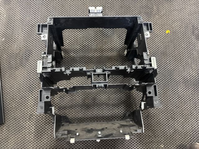 bontott AUDI A3 Középkonzol Keret