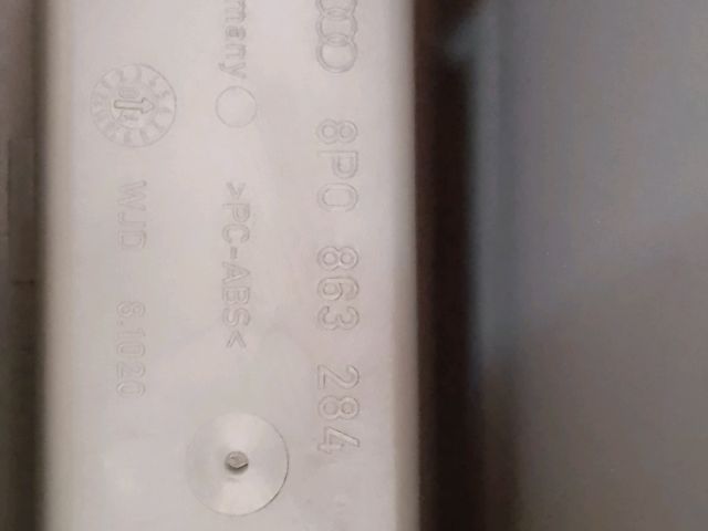 bontott AUDI A3 Középkonzol Keret