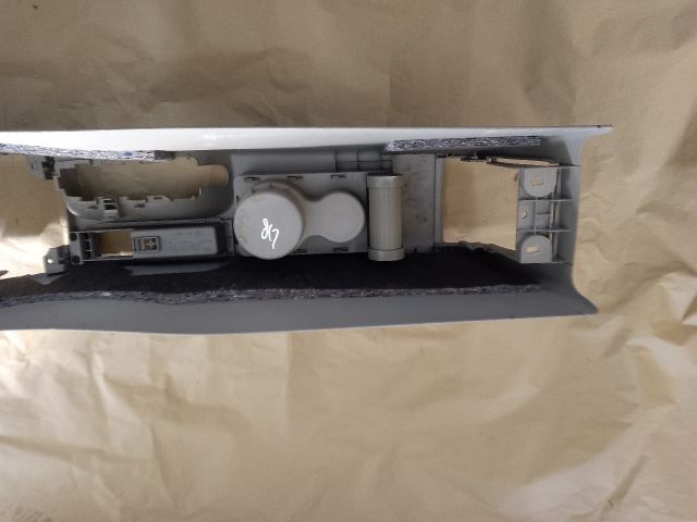 bontott AUDI A3 Középkonzol Keret