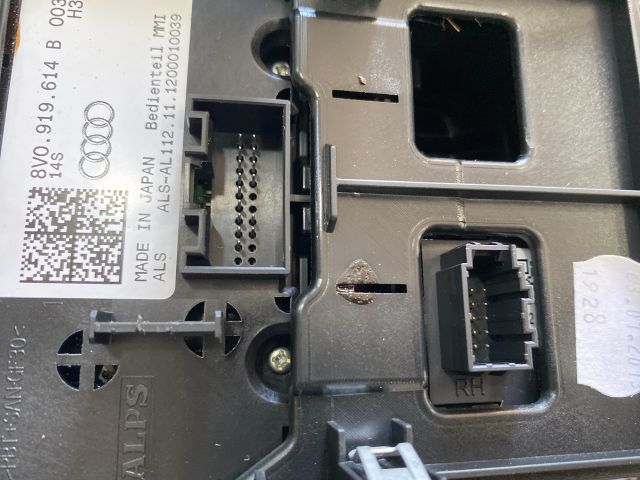 bontott AUDI A3 Középkonzol Vezérlő Panel