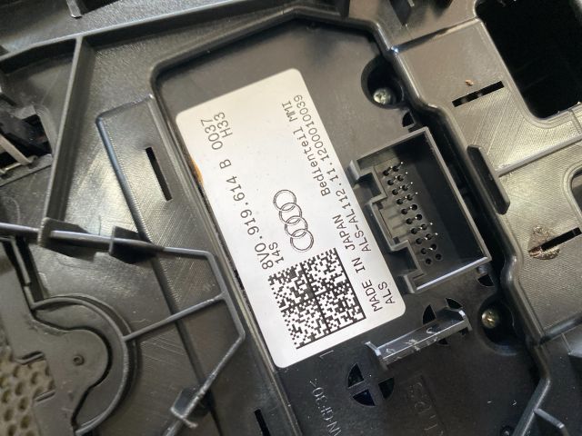 bontott AUDI A3 Középkonzol Vezérlő Panel