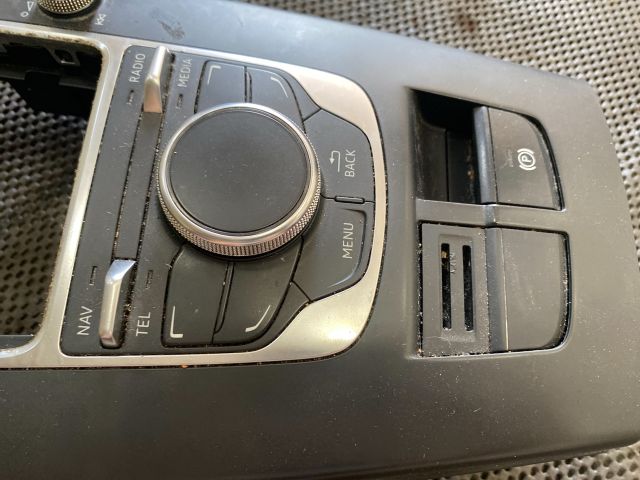 bontott AUDI A3 Középkonzol Vezérlő Panel