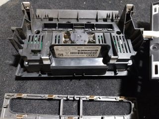 bontott AUDI A3 Középkonzol Vezérlő Panel