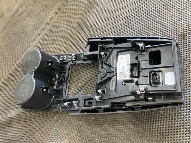 bontott AUDI A3 Középkonzol Vezérlő Panel