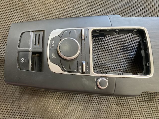 bontott AUDI A3 Középkonzol Vezérlő Panel
