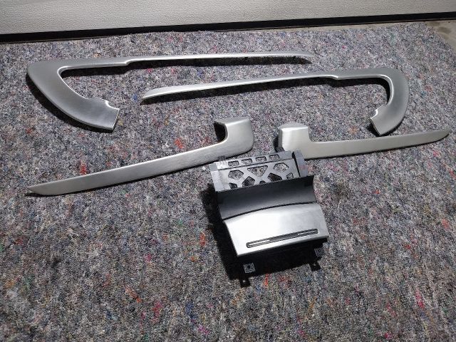 bontott AUDI A3 Középső Műszerfal Díszléc