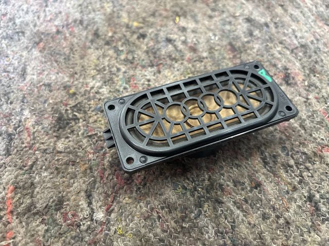 bontott AUDI A3 Középső Műszerfal Hangszóró