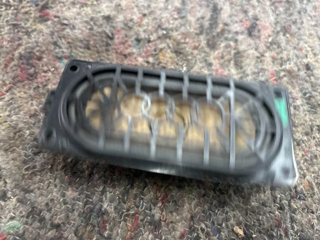 bontott AUDI A3 Középső Műszerfal Hangszóró