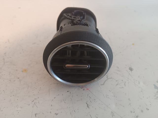 bontott AUDI A3 Középső Szellőző