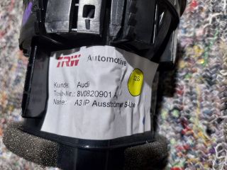bontott AUDI A3 Középső Szellőző