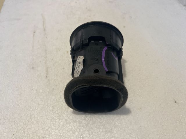 bontott AUDI A3 Középső Szellőző