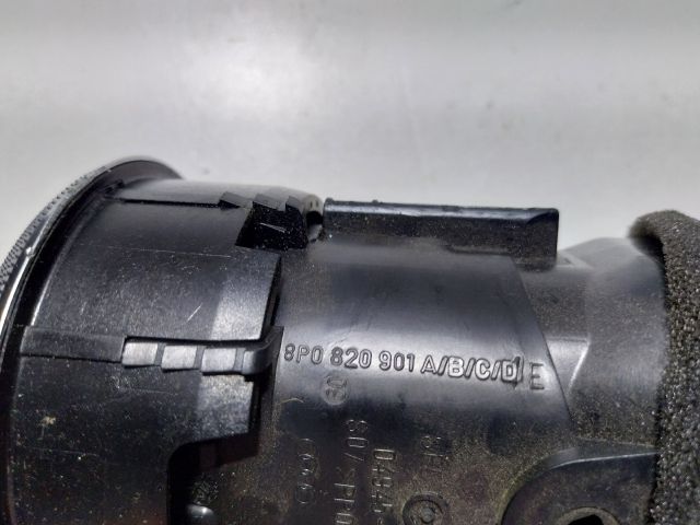 bontott AUDI A3 Középső Szellőző