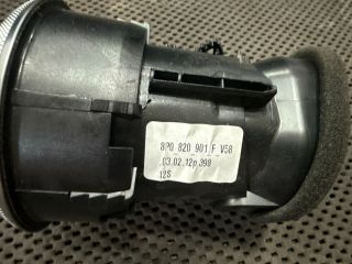 bontott AUDI A3 Középső Szellőző