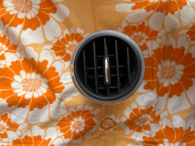 bontott AUDI A3 Középső Szellőző