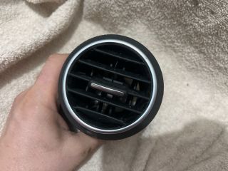 bontott AUDI A3 Középső Szellőző
