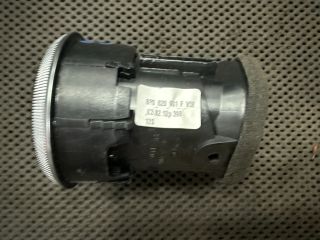 bontott AUDI A3 Középső Szellőző