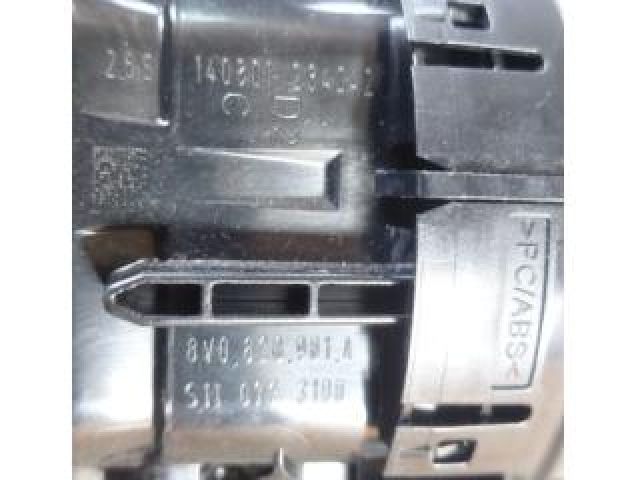 bontott AUDI A3 Középső Szellőző