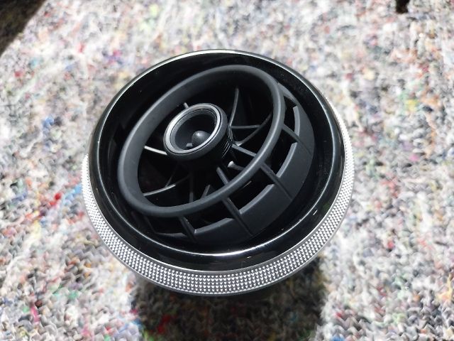 bontott AUDI A3 Középső Szellőző