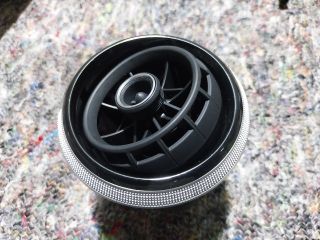 bontott AUDI A3 Középső Szellőző