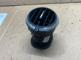 bontott AUDI A3 Középső Szellőző