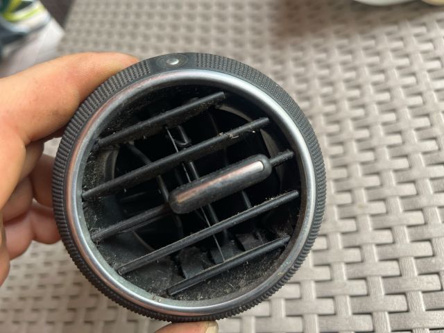 bontott AUDI A3 Középső Szellőző