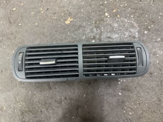 bontott AUDI A3 Középső Szellőző